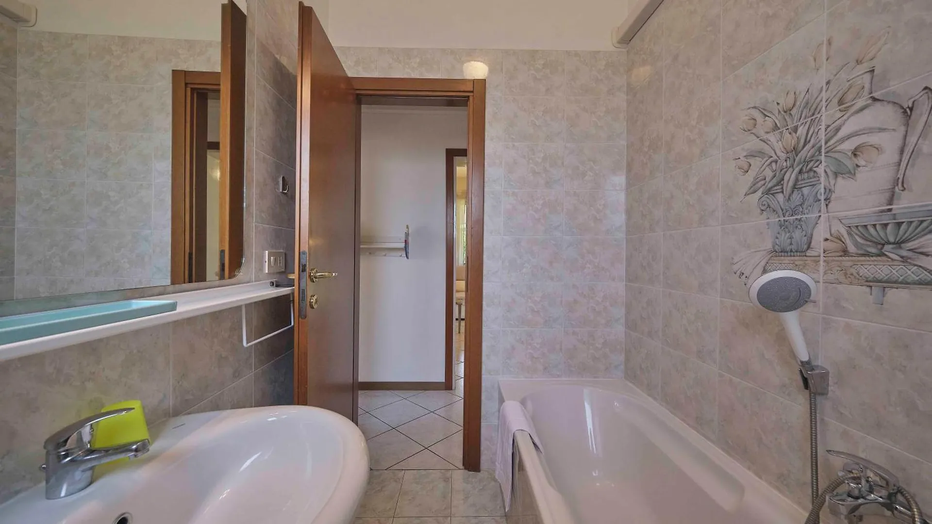 度假居 Ferienhaus Villetta Arcobaleno Mit Seeblick 巴多利诺